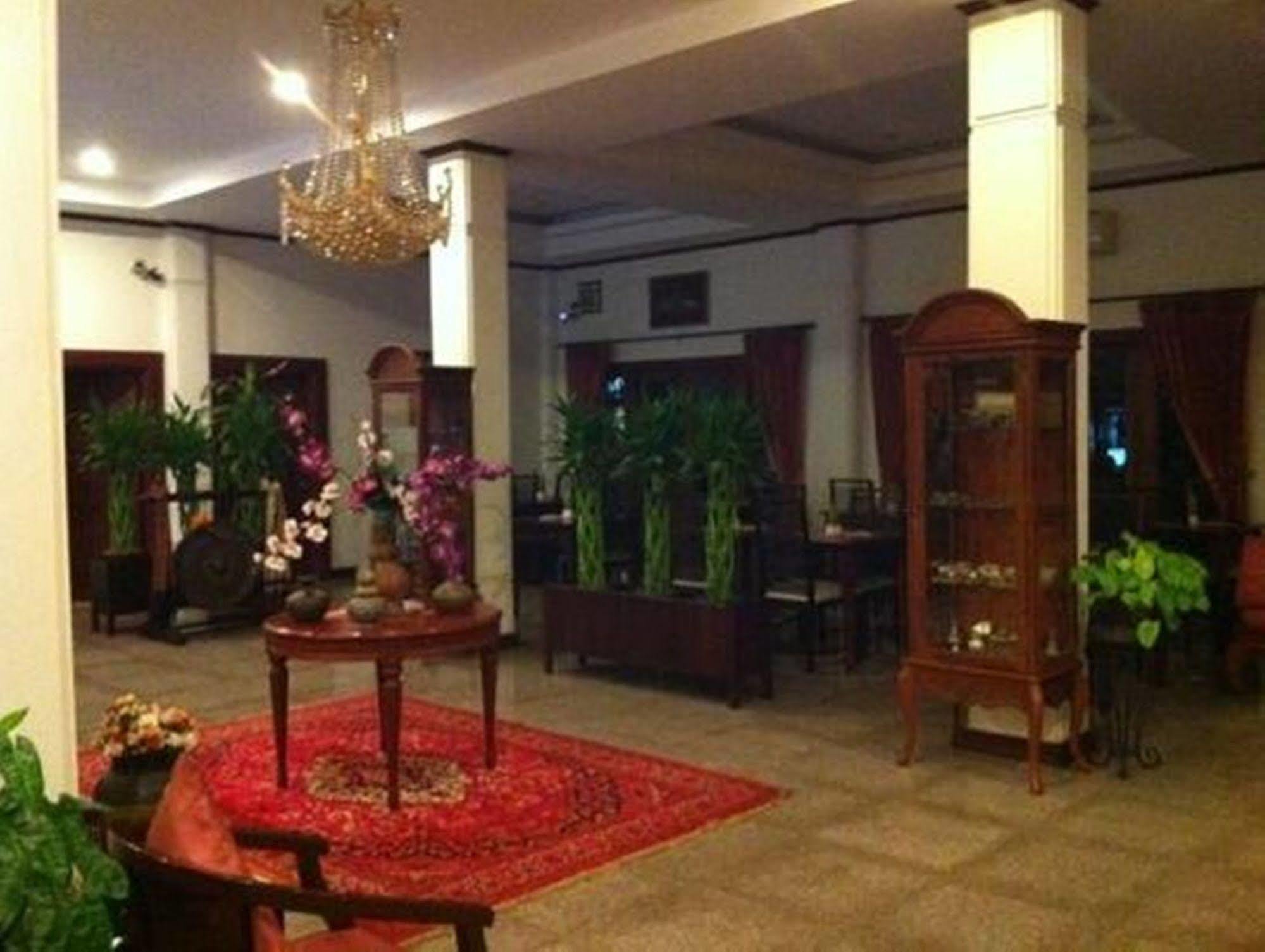 Vayakorn Inn Вьентьян Экстерьер фото