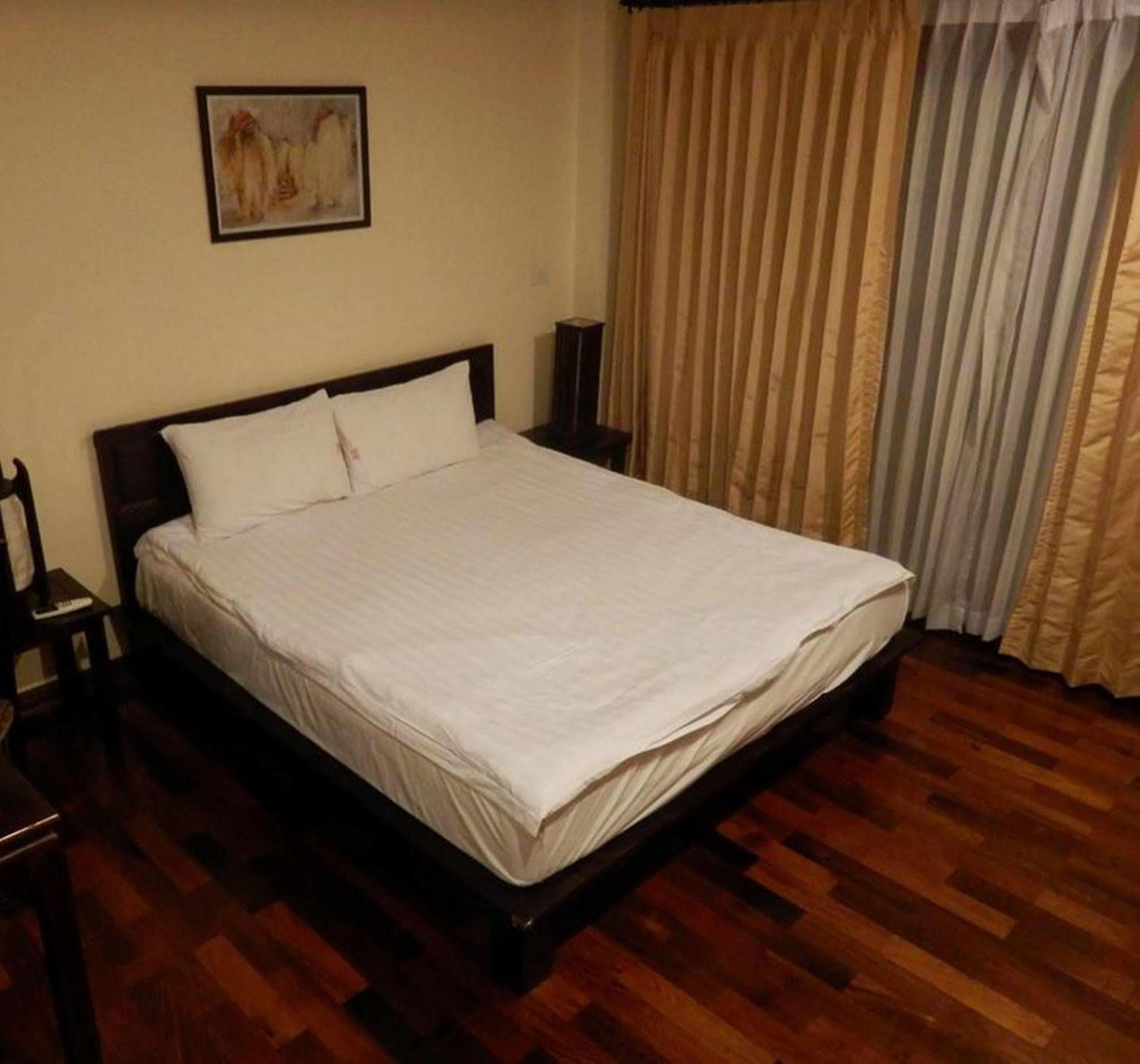 Vayakorn Inn Вьентьян Экстерьер фото