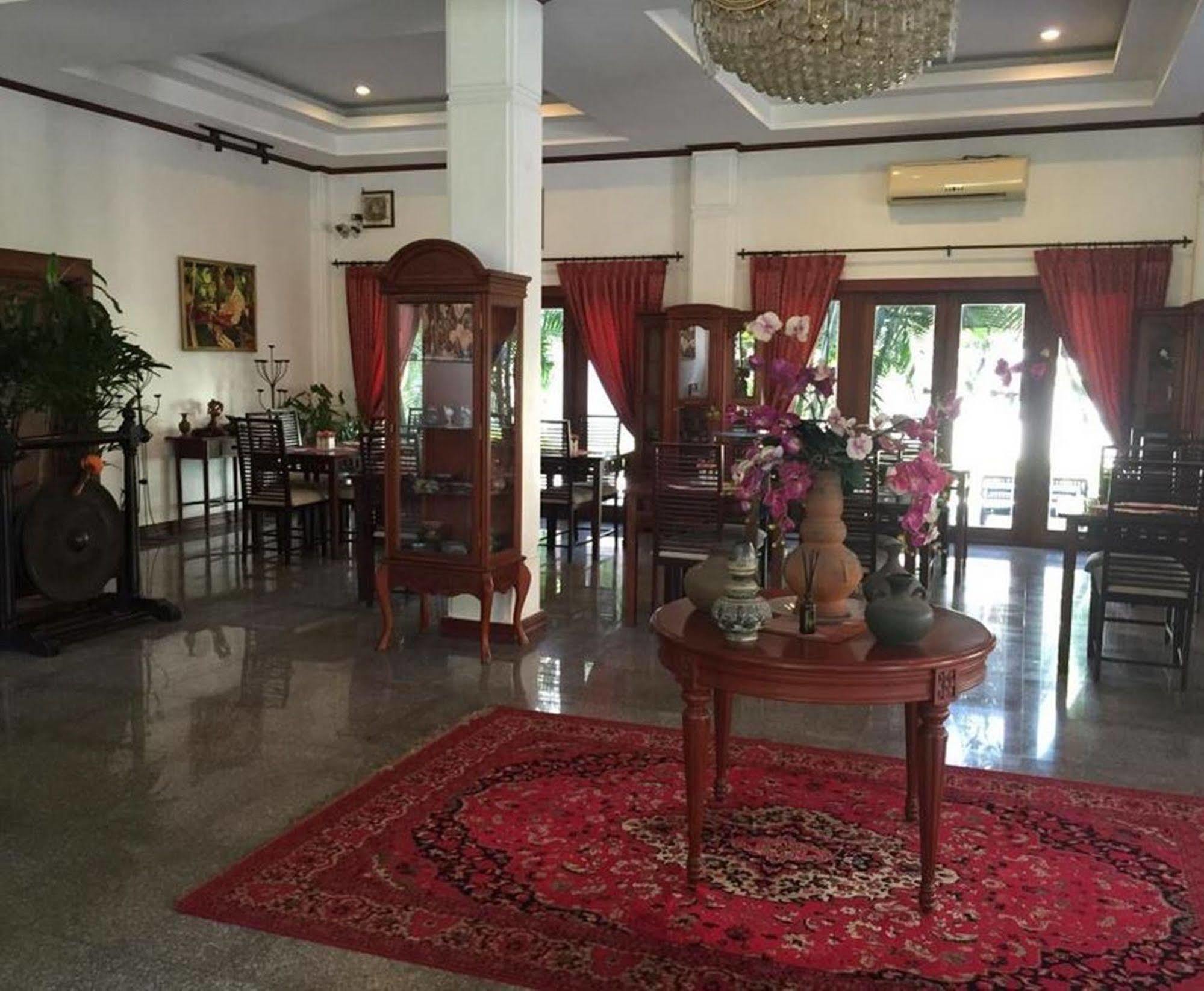 Vayakorn Inn Вьентьян Экстерьер фото