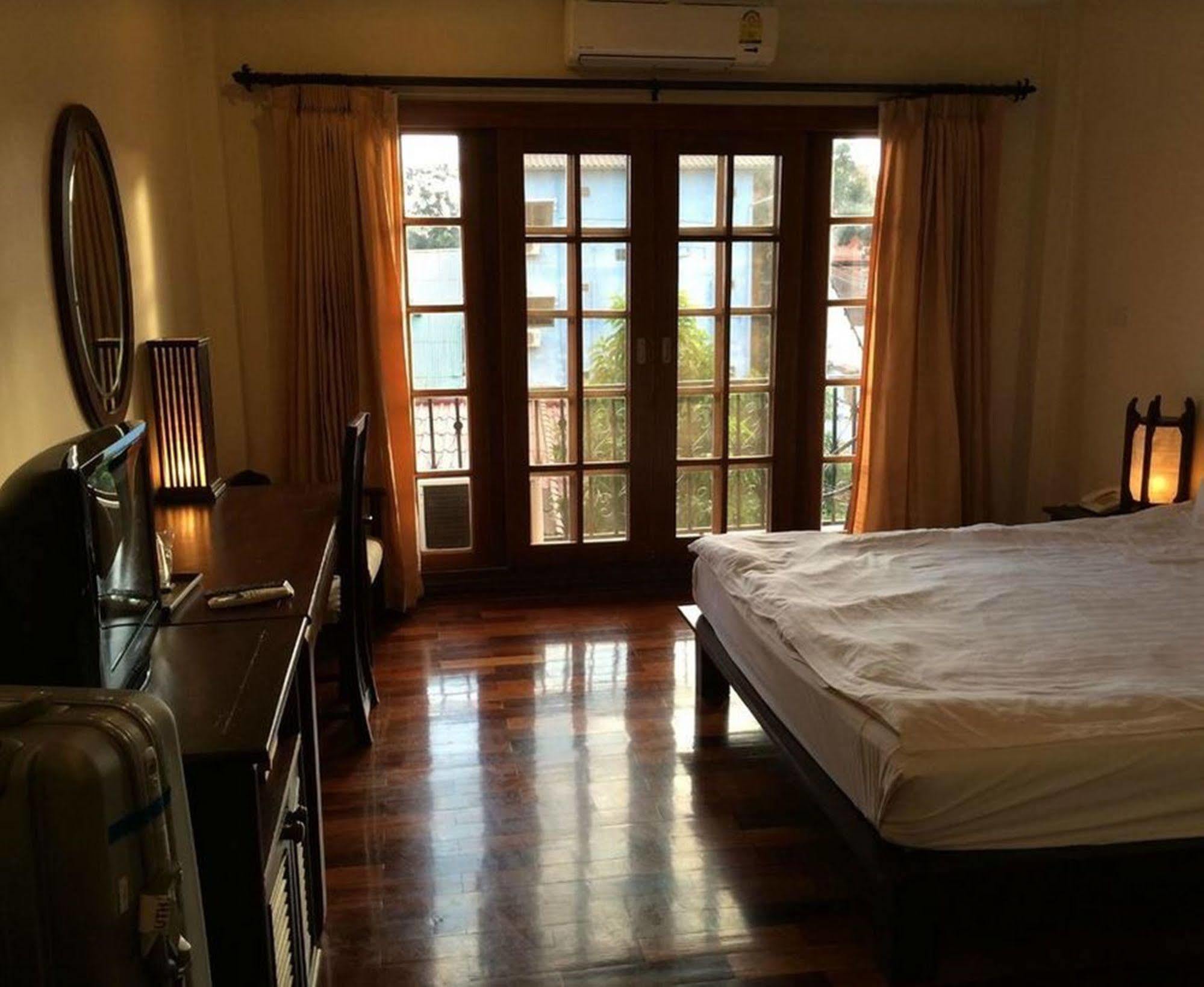 Vayakorn Inn Вьентьян Экстерьер фото